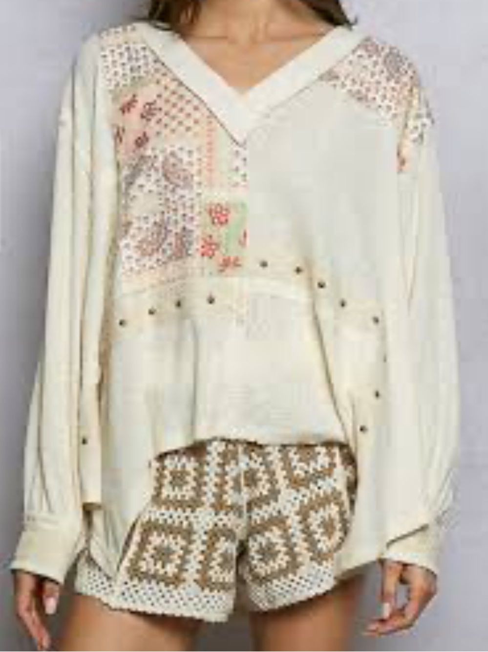 POL womans Cream V-Neck patchwork Crochet Accent top size L